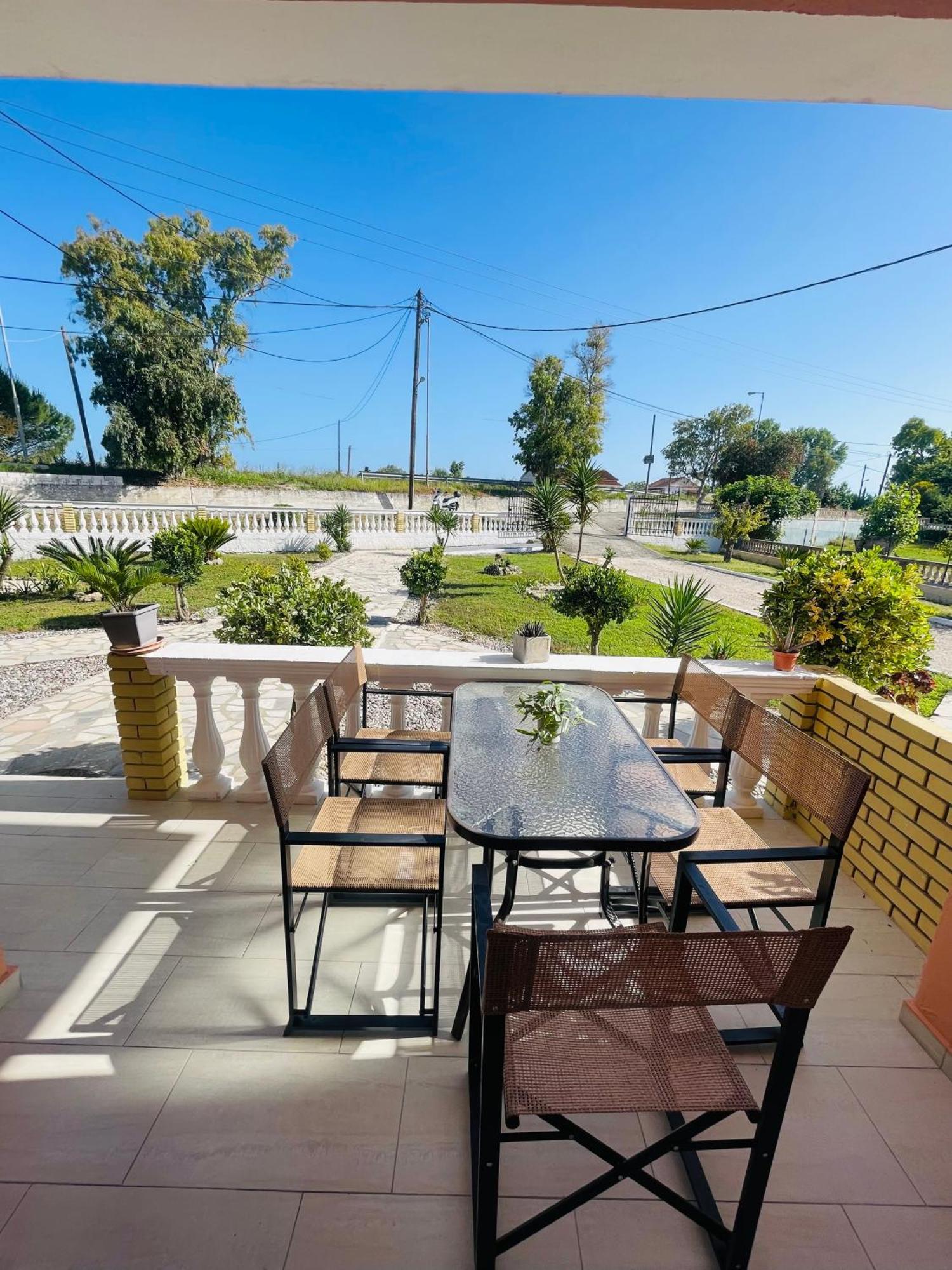 סידריון Euphoria Suites And Studios מראה חיצוני תמונה