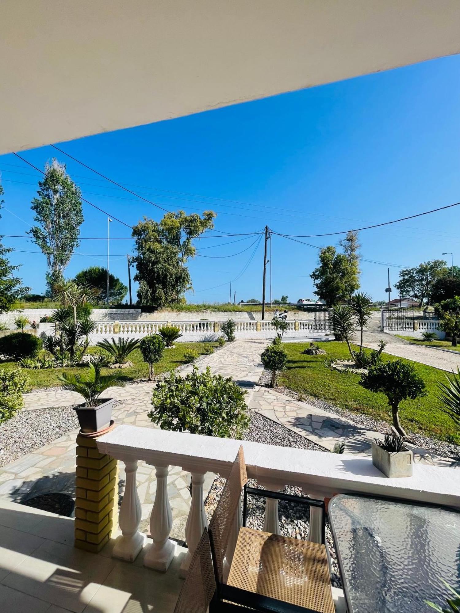 סידריון Euphoria Suites And Studios מראה חיצוני תמונה