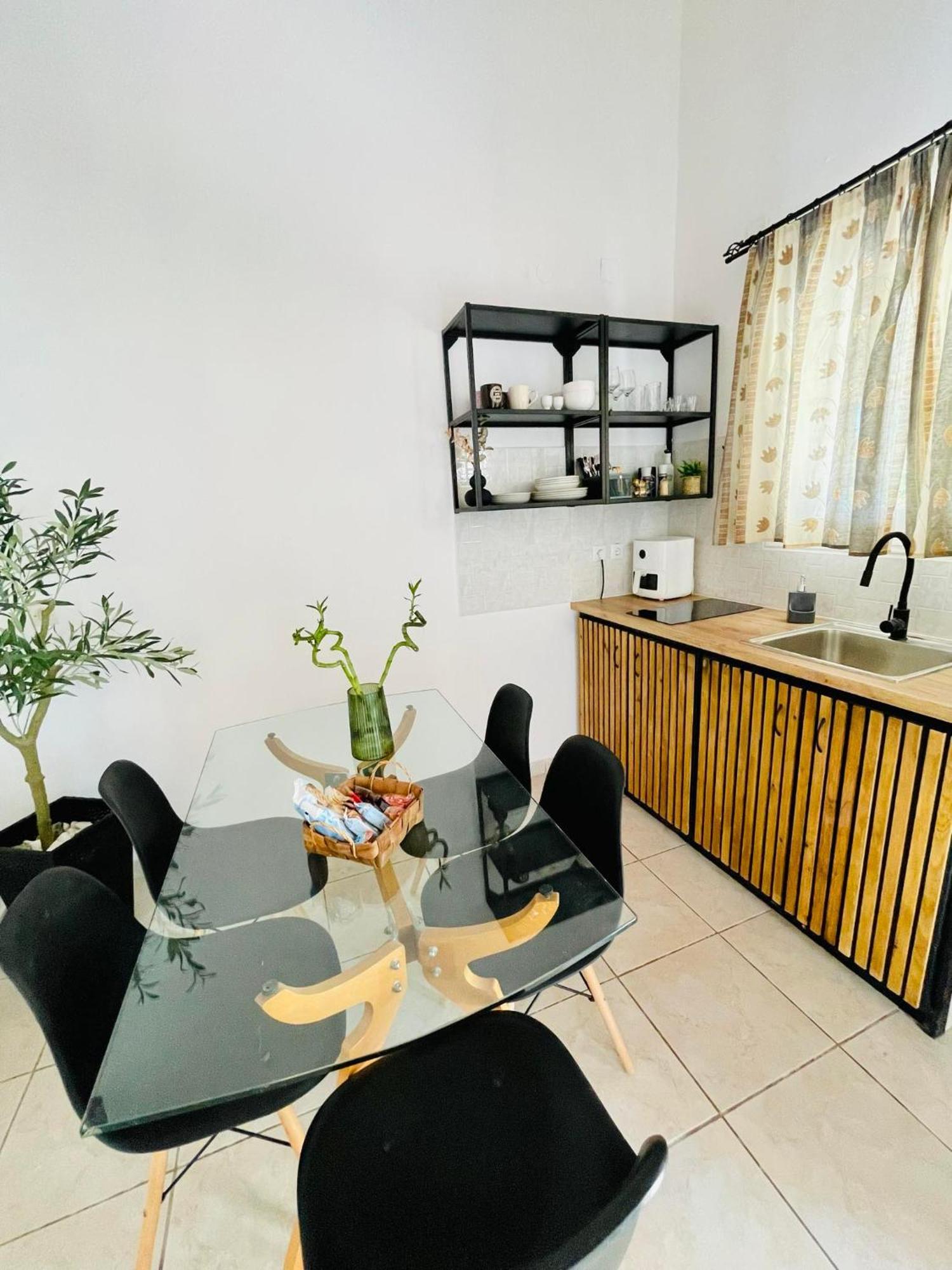סידריון Euphoria Suites And Studios מראה חיצוני תמונה