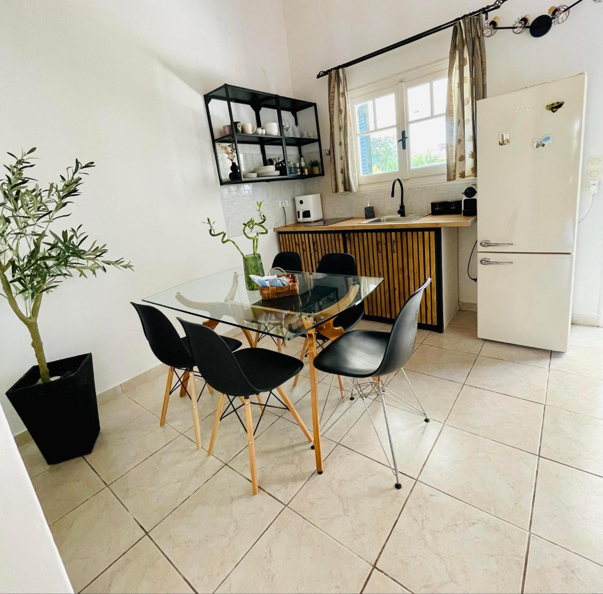 סידריון Euphoria Suites And Studios מראה חיצוני תמונה