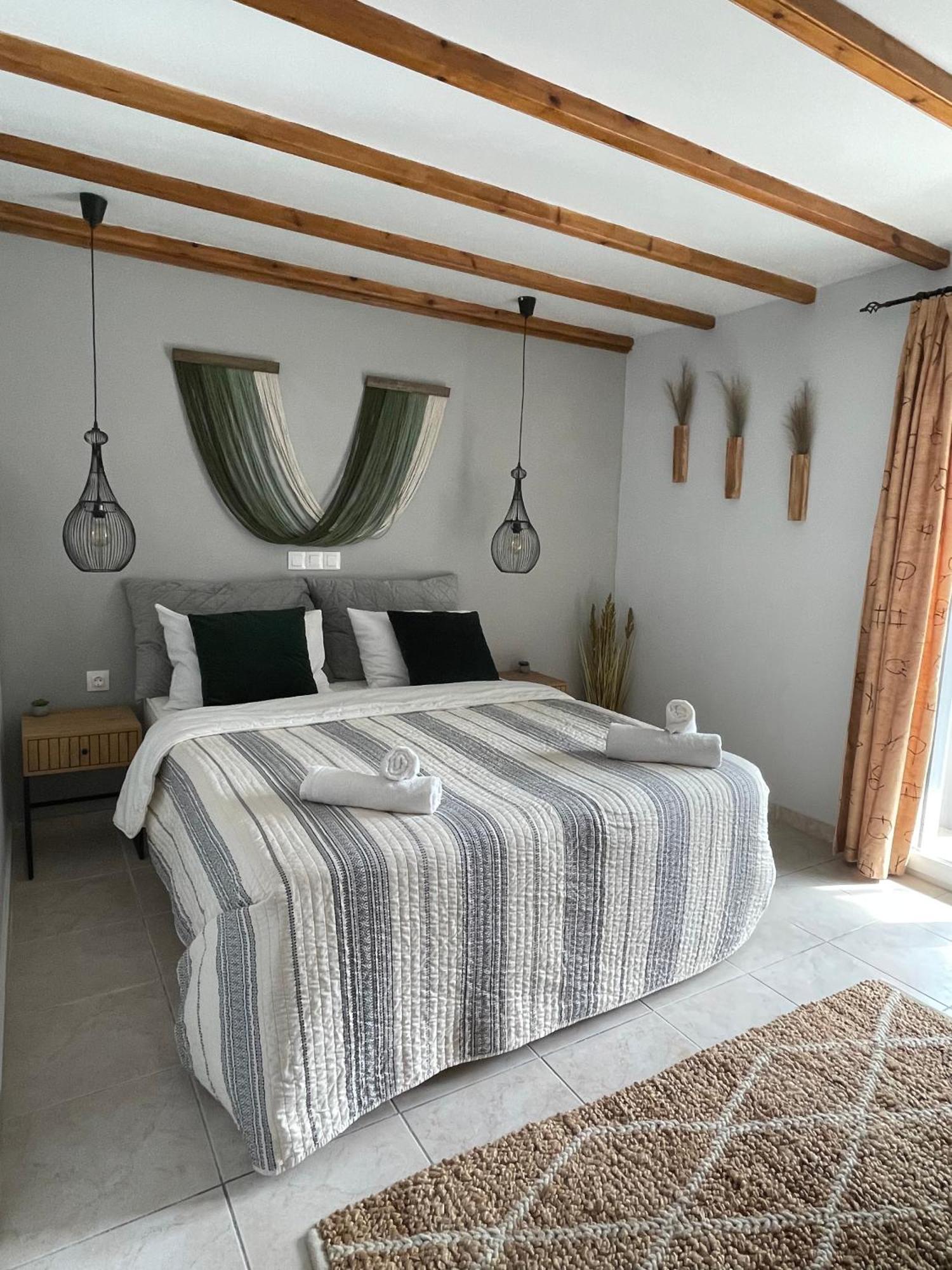 סידריון Euphoria Suites And Studios מראה חיצוני תמונה